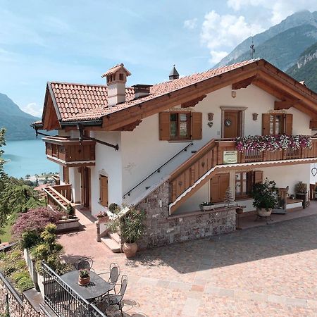 Villa la Dama del Lago Molveno Exterior foto